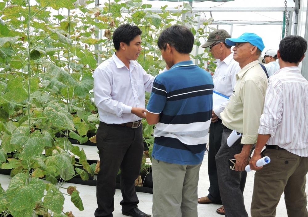 Lớp tập huấn nông nghiệp công nghệ cao do Trung tâm ứng dụng tiến bộ KHCN tỉnh Bà Rịa – Vũng Tàu tổ chức đến tham quan học tập tại Khu Nông Nghiệp Công Nghệ Cao TP.HCM
