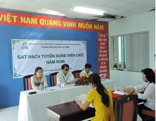 Trung tâm Khai thác Hạ tầng tổ chức xét tuyển Viên chức  năm 2016