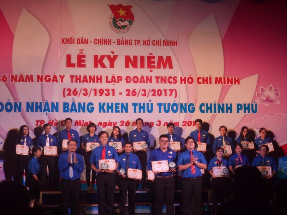 Chi đoàn Trung tâm Khai thác Hạ tầng được tuyên dương  Chi đoàn Vững mạnh tiêu biểu năm 2016
