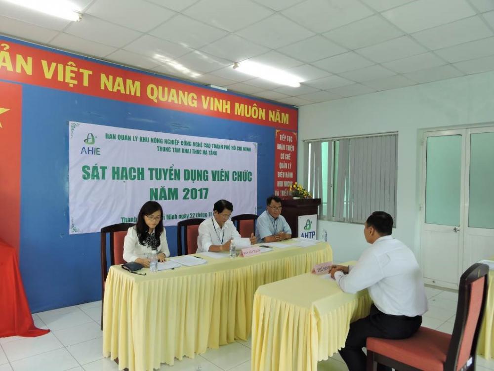 Trung tâm Khai thác Hạ tầng tổ chức xét tuyển Viên chức năm 2017 Trung tâm Khai thác Hạ tầng tổ chức xét tuyển Viên chức năm 2017