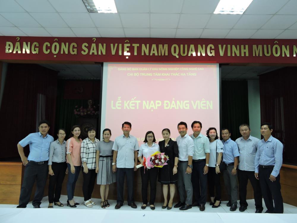 Chi bộ Trung tâm Khai thác Hạ tầng kết nạp Đảng viên mới năm 2019