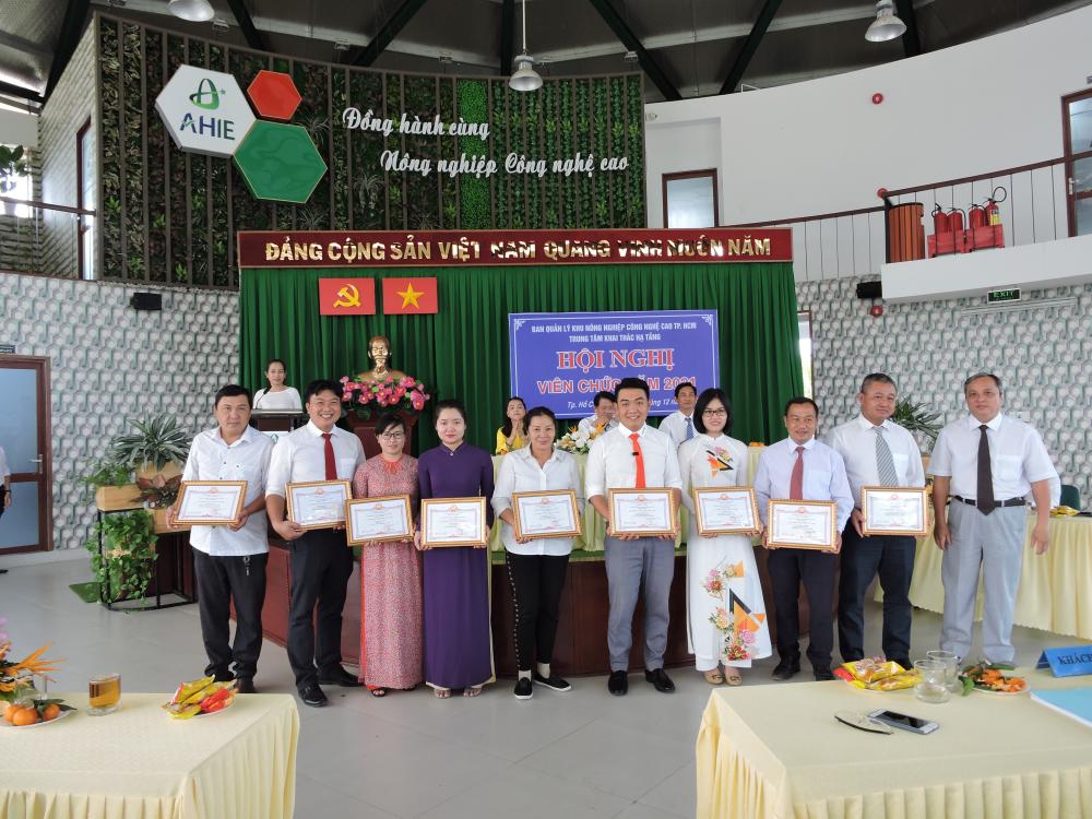 Hội nghị Viên chức Trung tâm Khai thác Hạ tầng năm 2021 Hội nghị Viên chức Trung tâm Khai thác Hạ tầng năm 2021