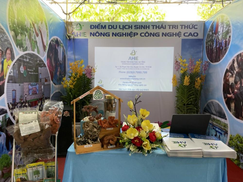 Tham gia Ngày hội Văn hóa, Ẩm thực, Du lịch Huyện Củ Chi năm 2022 chủ đề “Hương sắc vùng đất thép” Tham gia Ngày hội Văn hóa, Ẩm thực, Du lịch Huyện Củ Chi năm 2022 chủ đề “Hương sắc vùng đất thép”