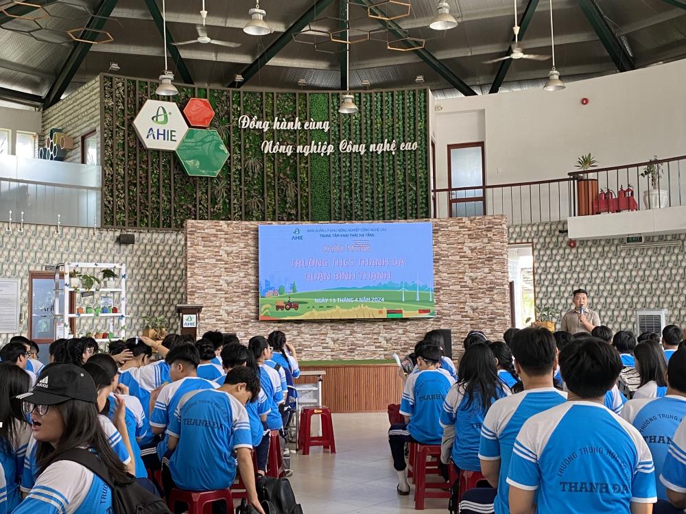 Trường THCS Thanh Đa, Quận Bình Thạnh Tham quan, Học tập, Trải nghiệm tại Khu Nông nghiệp Công nghệ cao Trường THCS Thanh Đa, Quận Bình Thạnh Tham quan, Học tập, Trải nghiệm tại Khu Nông nghiệp Công nghệ cao