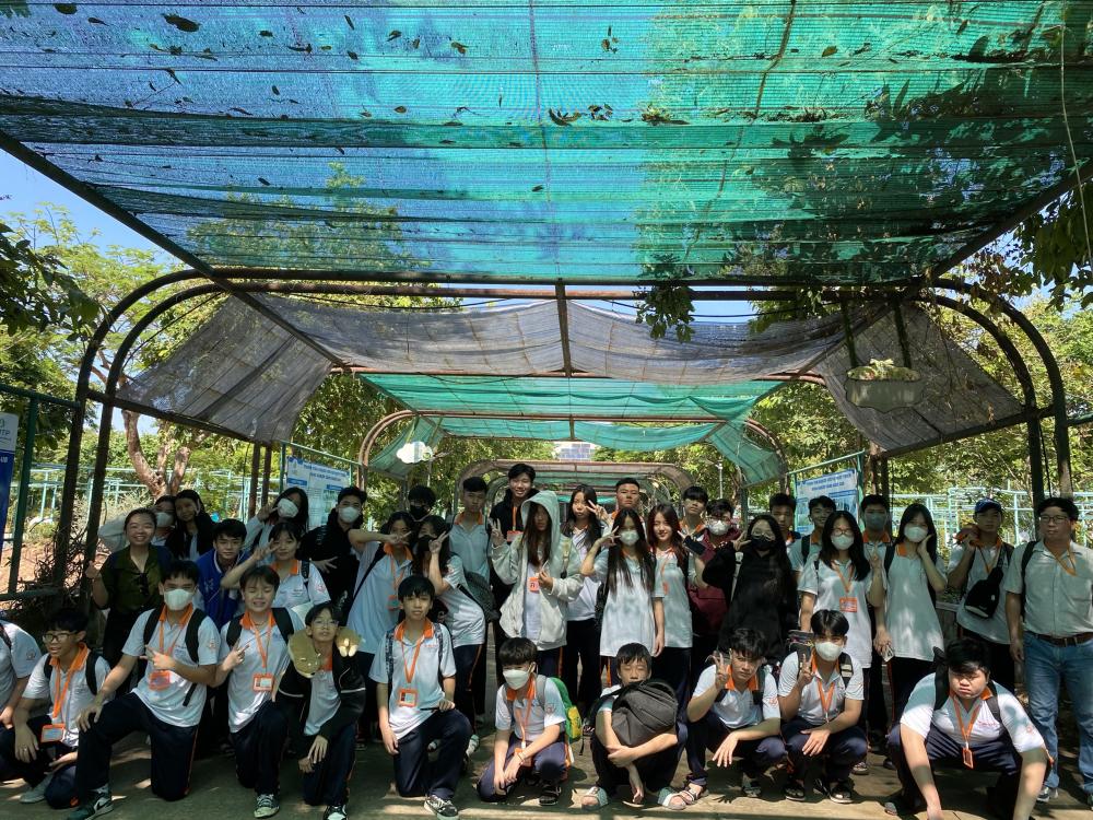 Trường THCS - THPT Phạm Ngũ Lão Tham quan, Học tập, Trải nghiệm tại Khu Nông nghiệp Công nghệ cao Trường THCS - THPT Phạm Ngũ Lão Tham quan, Học tập, Trải nghiệm tại Khu Nông nghiệp Công nghệ cao